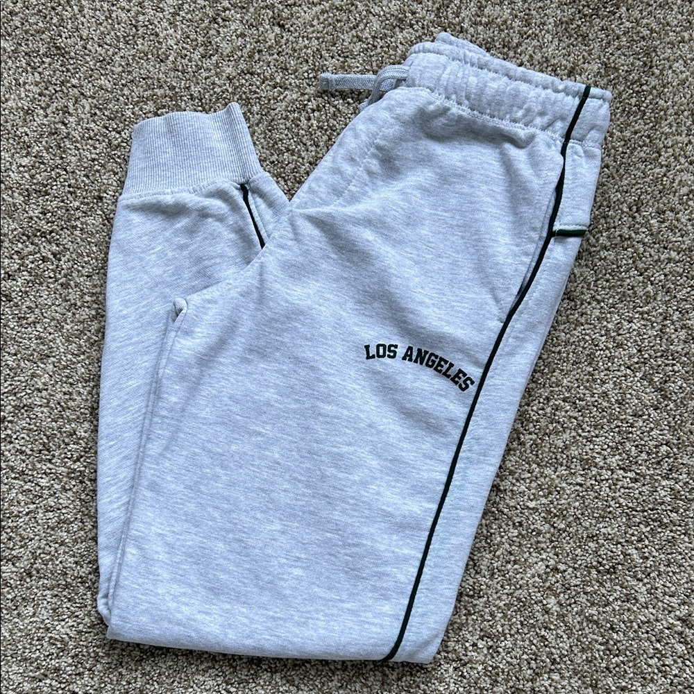 Zara Youth Gray Sweatpants w Green Stripe